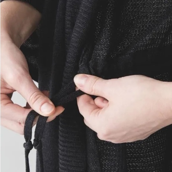 EUC - Lululemon Breeze Easy Wrap - Heathered Black - Size XS/S - Picture 7 of 11